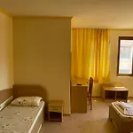 فندق семеен апарт بوموري