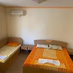 семеен апарт فندق 2*