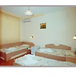 فندق семеен апарт بوموري